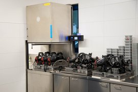 Technik und Planung zur Schwarz-Weiß-Trennung in der Atemschutzwerkstatt Technik und Planung zur Schwarz-Weiß-Trennung in der Atemschutzwerkstatt